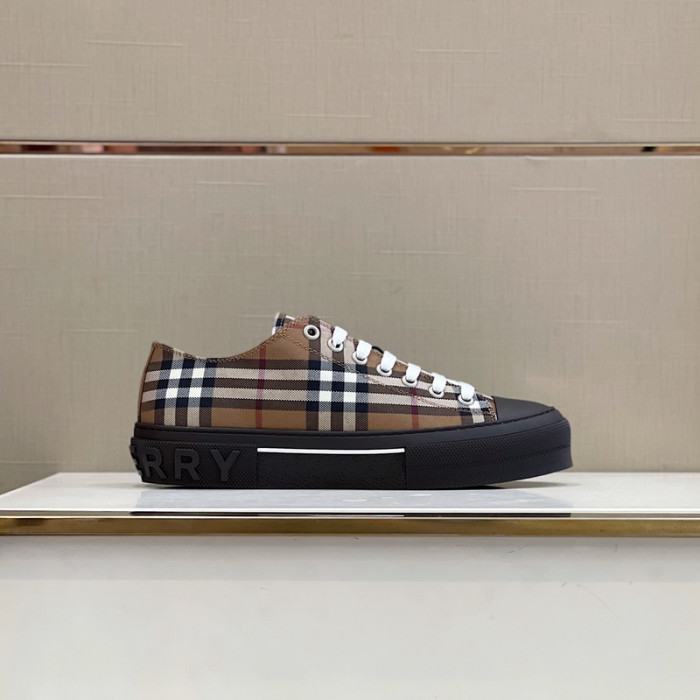 burber*y sneakers b000011