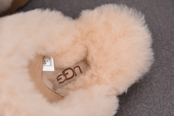 UGG SANDALS 3