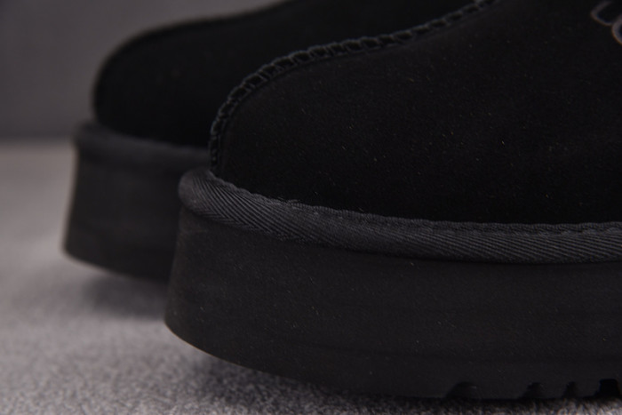 UGG SANDALS 7