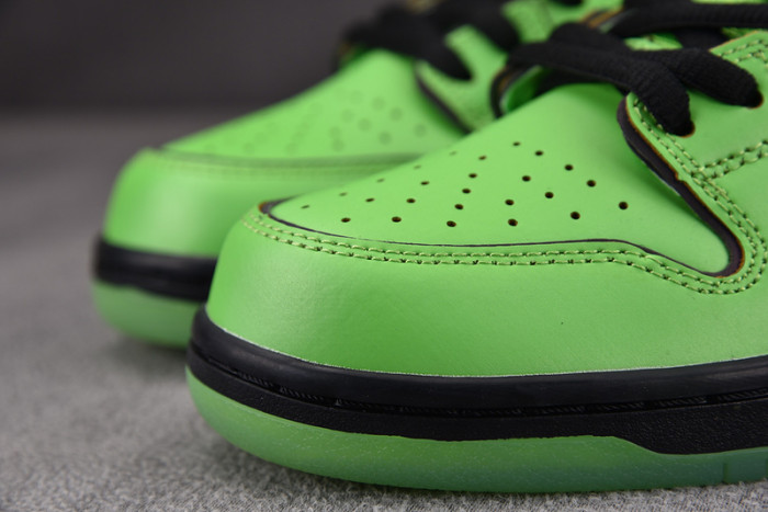the powerpuff girls x dunk low pro sb qs