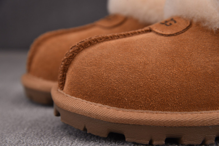 UGG SANDALS 6