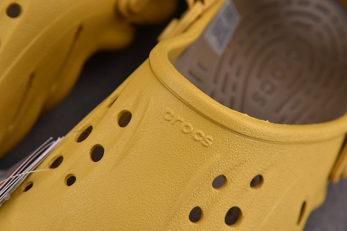 crocs pollex clog by salehe bembury 207393-311