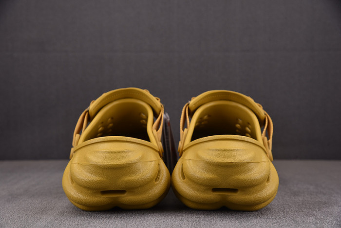 crocs pollex clog by salehe bembury 207393-311