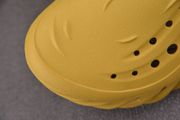 crocs pollex clog by salehe bembury 207393-311