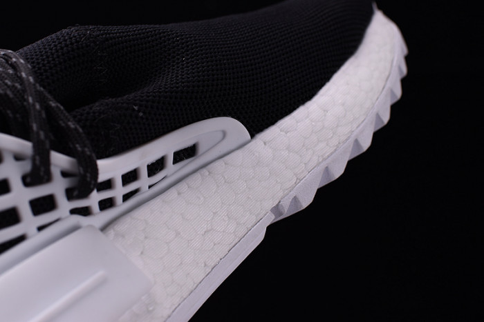 pw x cc hu nmd black/ white d97921