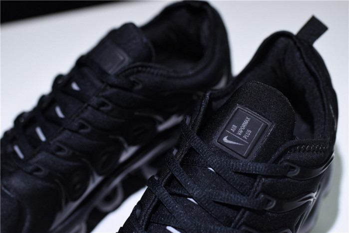 nike air vapormax plus triple black 924453-004
