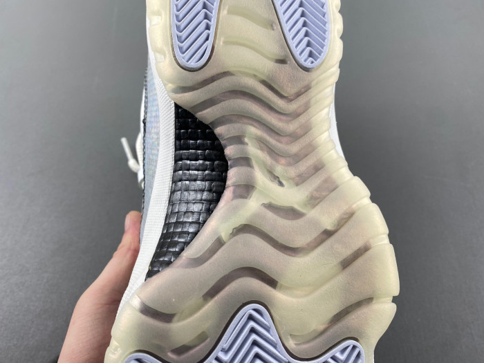 Air Jordan 11 Low CNY Year of the Snake HQ7000-001