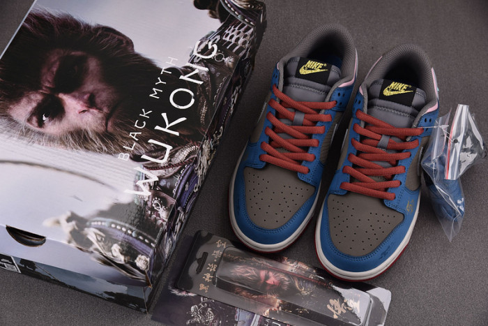 Nike SB Dunk Low