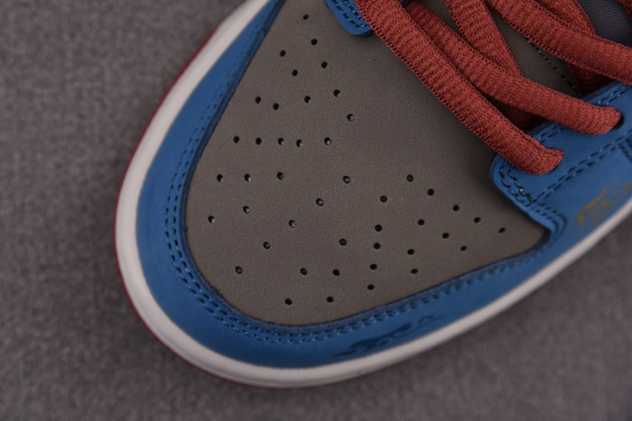 Nike SB Dunk Low