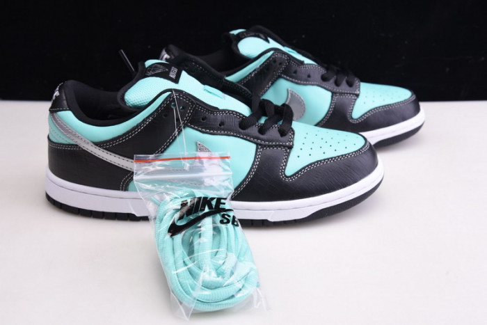 nike dunk sb low diamond S*pply co. "t*f*ny" 304292-402