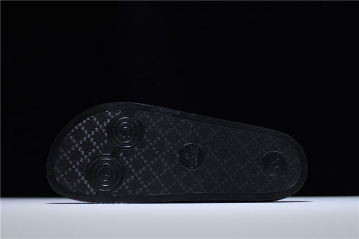 gucc* sandal3