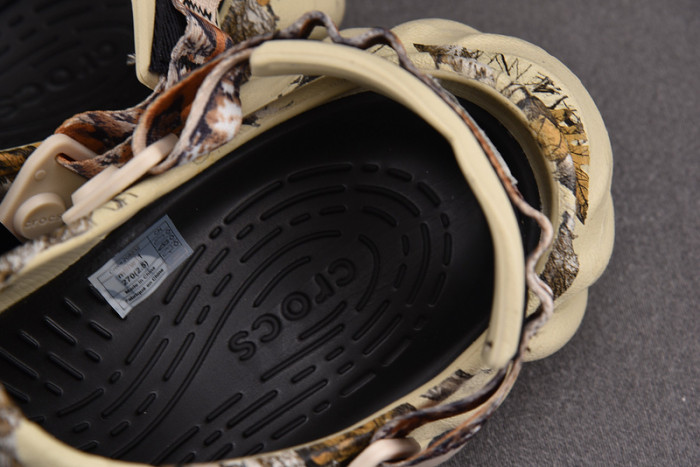 crocs pollex clog by salehe bembury 207393-313