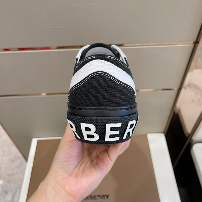 burber*y sneakers b000016