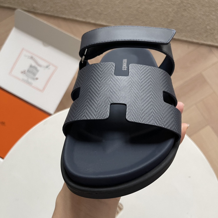 herme* sandal17