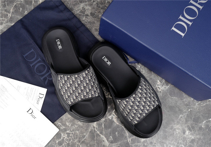 dio*r sandal 37