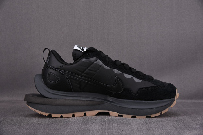 nike vaporwaffle sacai