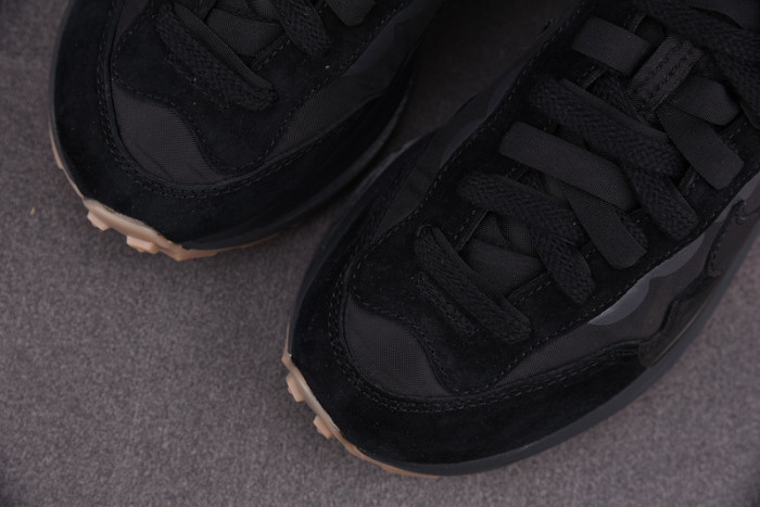 nike vaporwaffle sacai