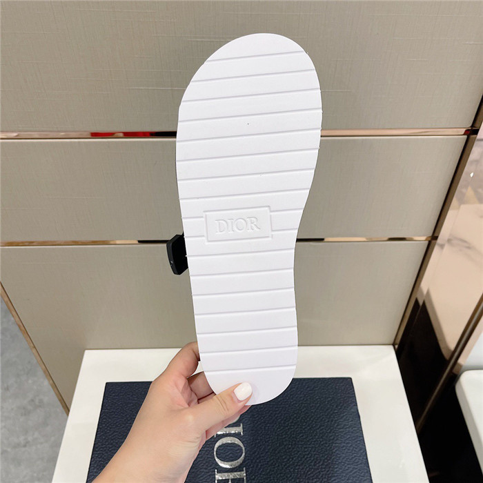 dio*r sandal 25