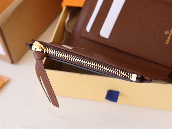 D*or wallet10